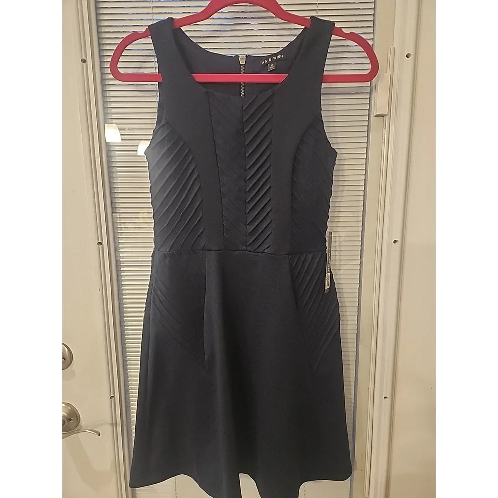 As U Wish Navy Sleeveless Dress Size M Round Neck Knee‎ Length